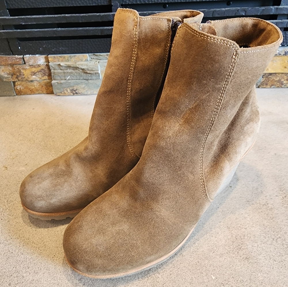 La CANADIENNE Boots - NWOT